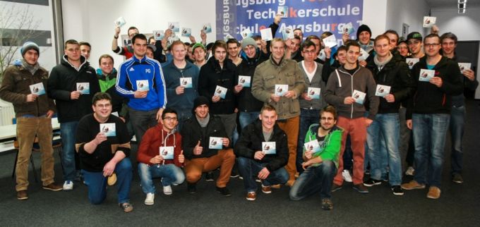 Studierende der Technikerschule Augsburg erhalten kostenlose Lizenzen für Strategische Teilemanagement Software PARTsolutions von CADENAS